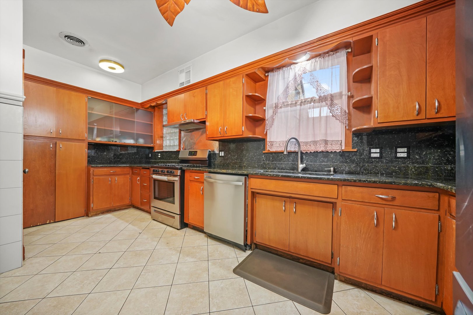 5133 N Marmora Avenue, Chicago, IL 60630