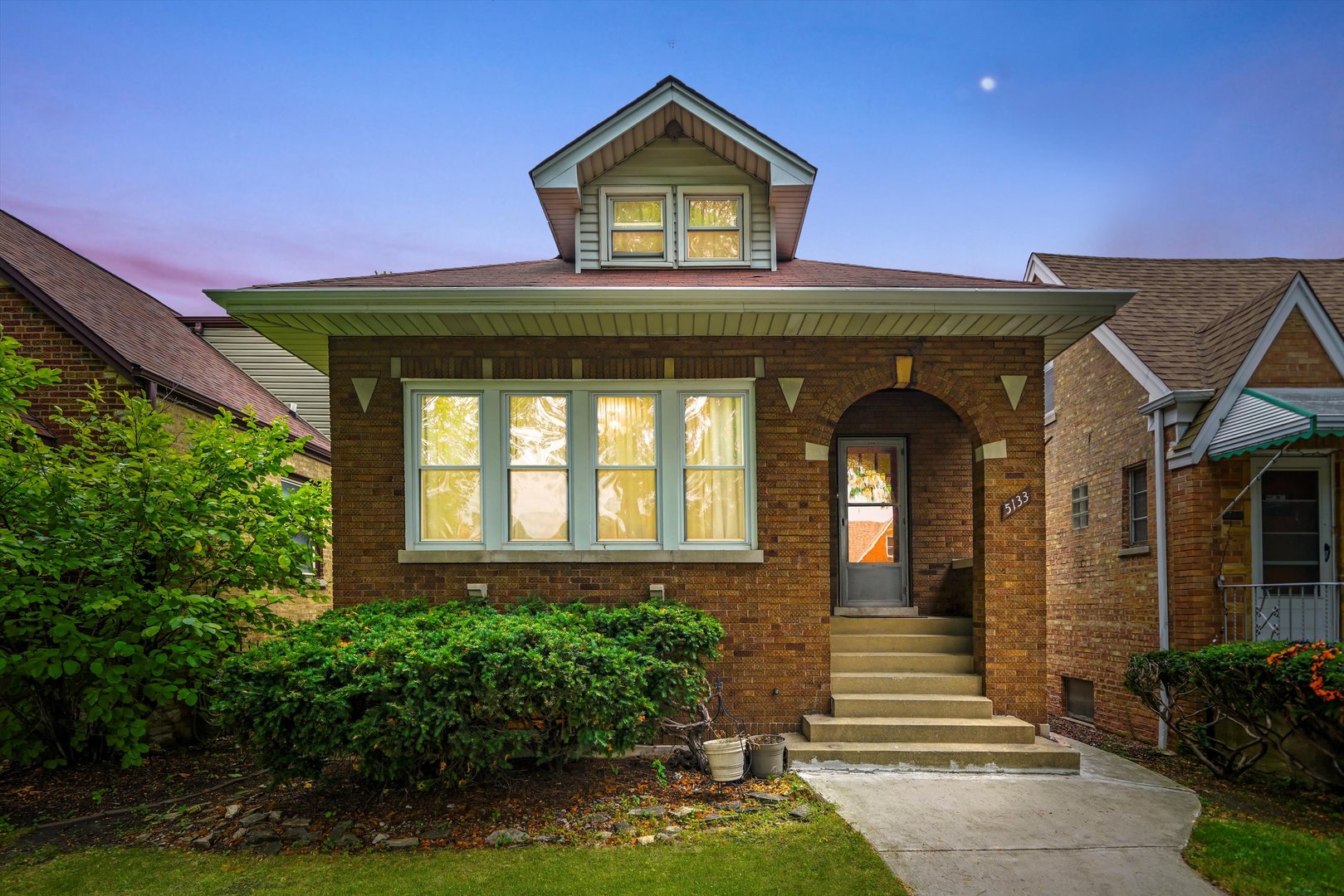 5133 N Marmora Avenue, Chicago, IL 60630