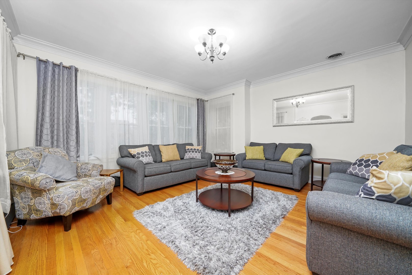 5133 N Marmora Avenue, Chicago, IL 60630