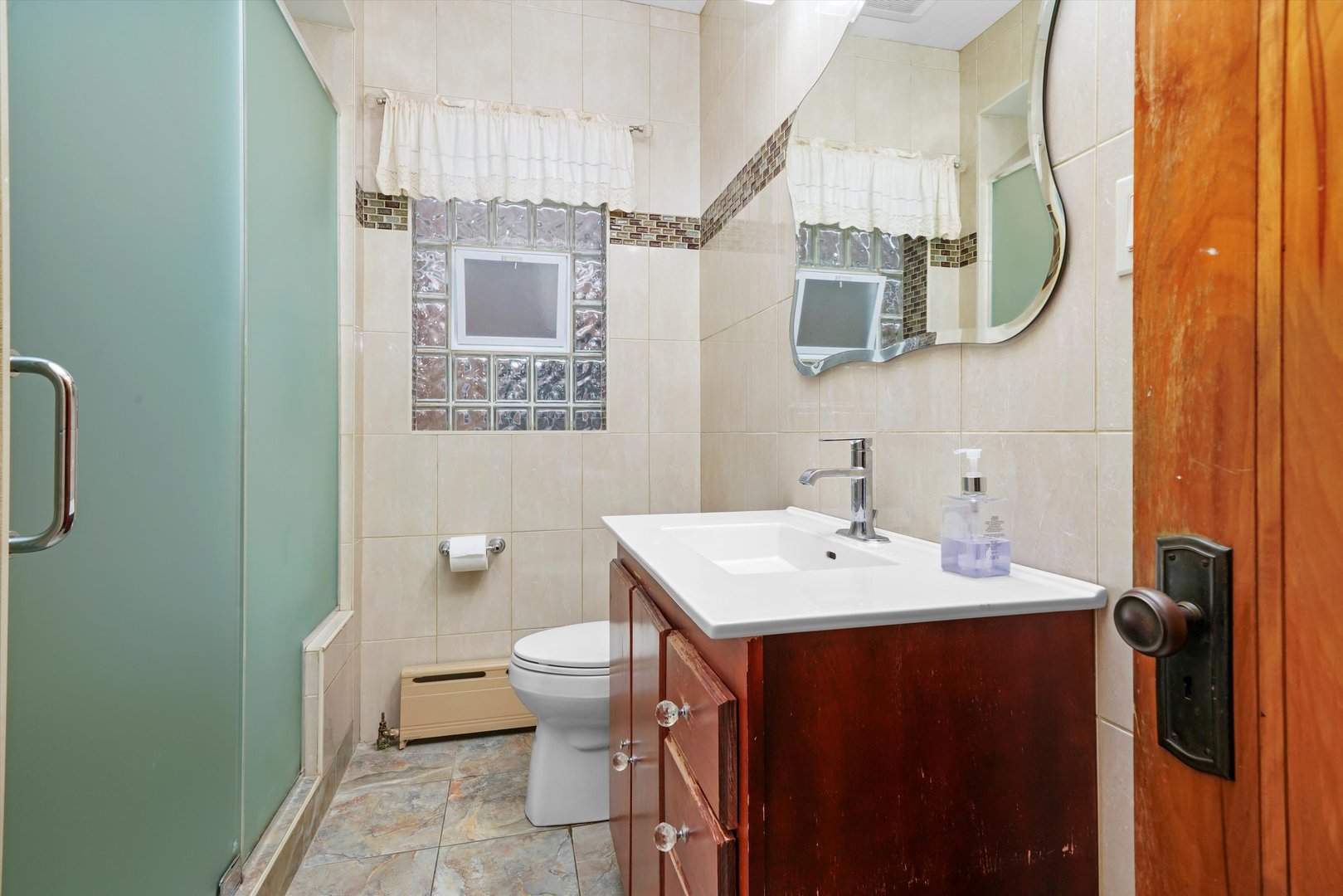 5133 N Marmora Avenue, Chicago, IL 60630