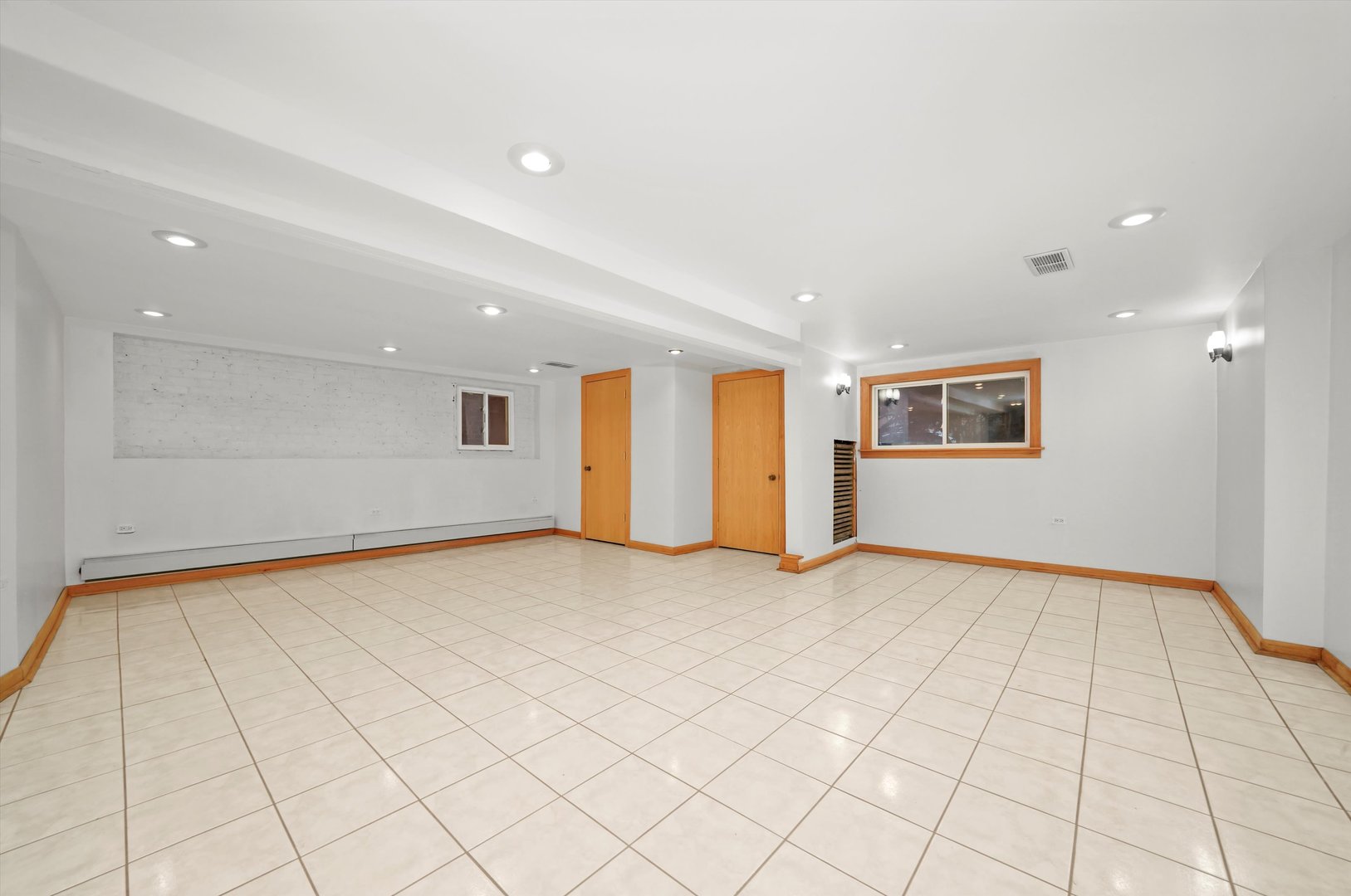 5133 N Marmora Avenue, Chicago, IL 60630