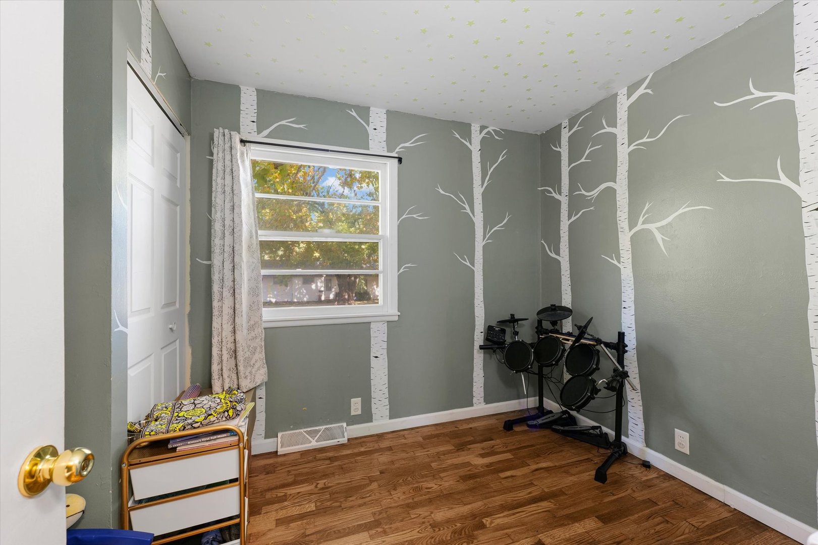 211 Edgebrook Drive, Champaign, IL 61820