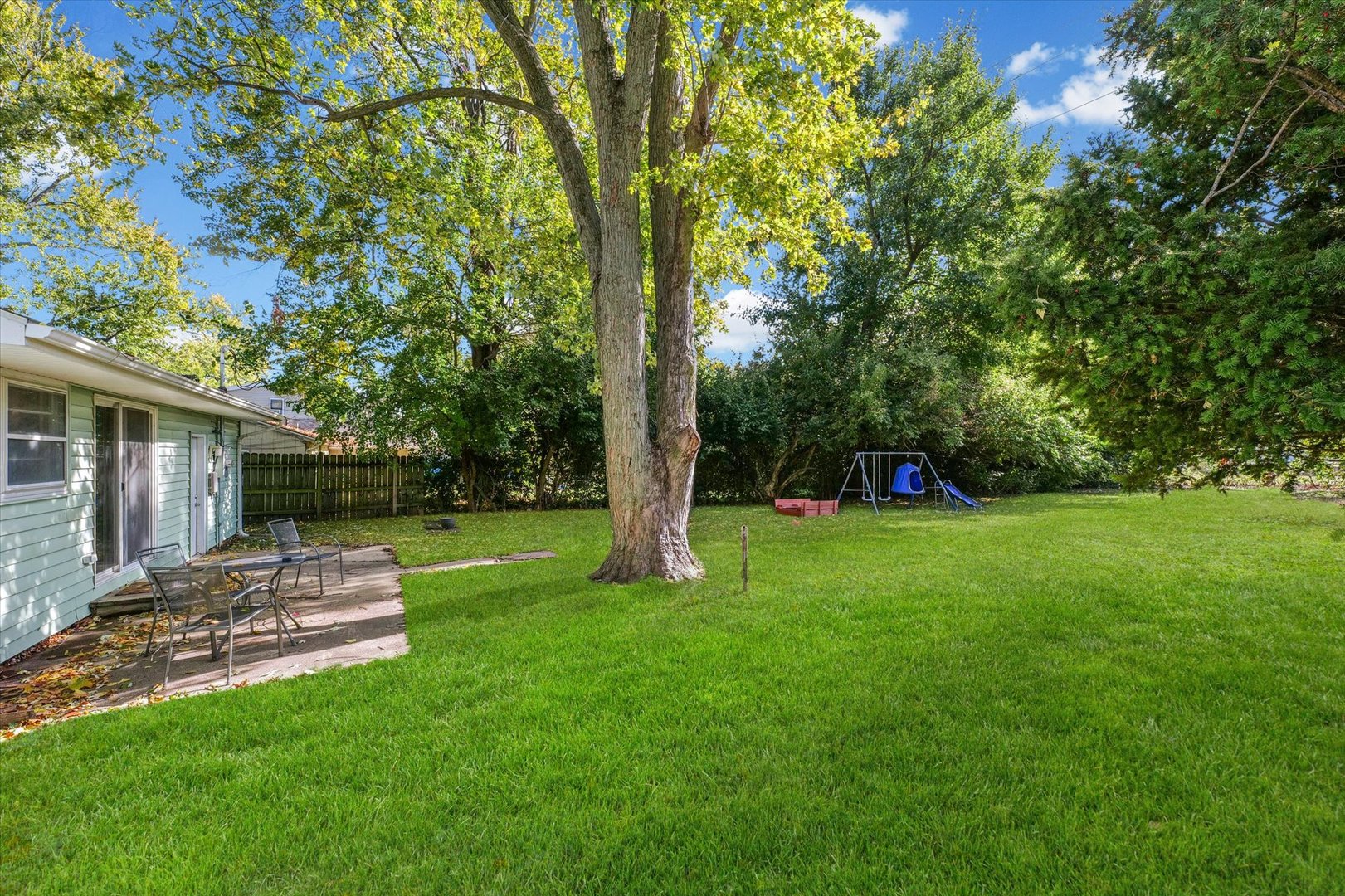 211 Edgebrook Drive, Champaign, IL 61820