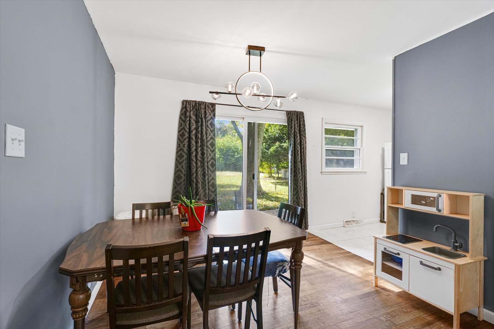 211 Edgebrook Drive, Champaign, IL 61820