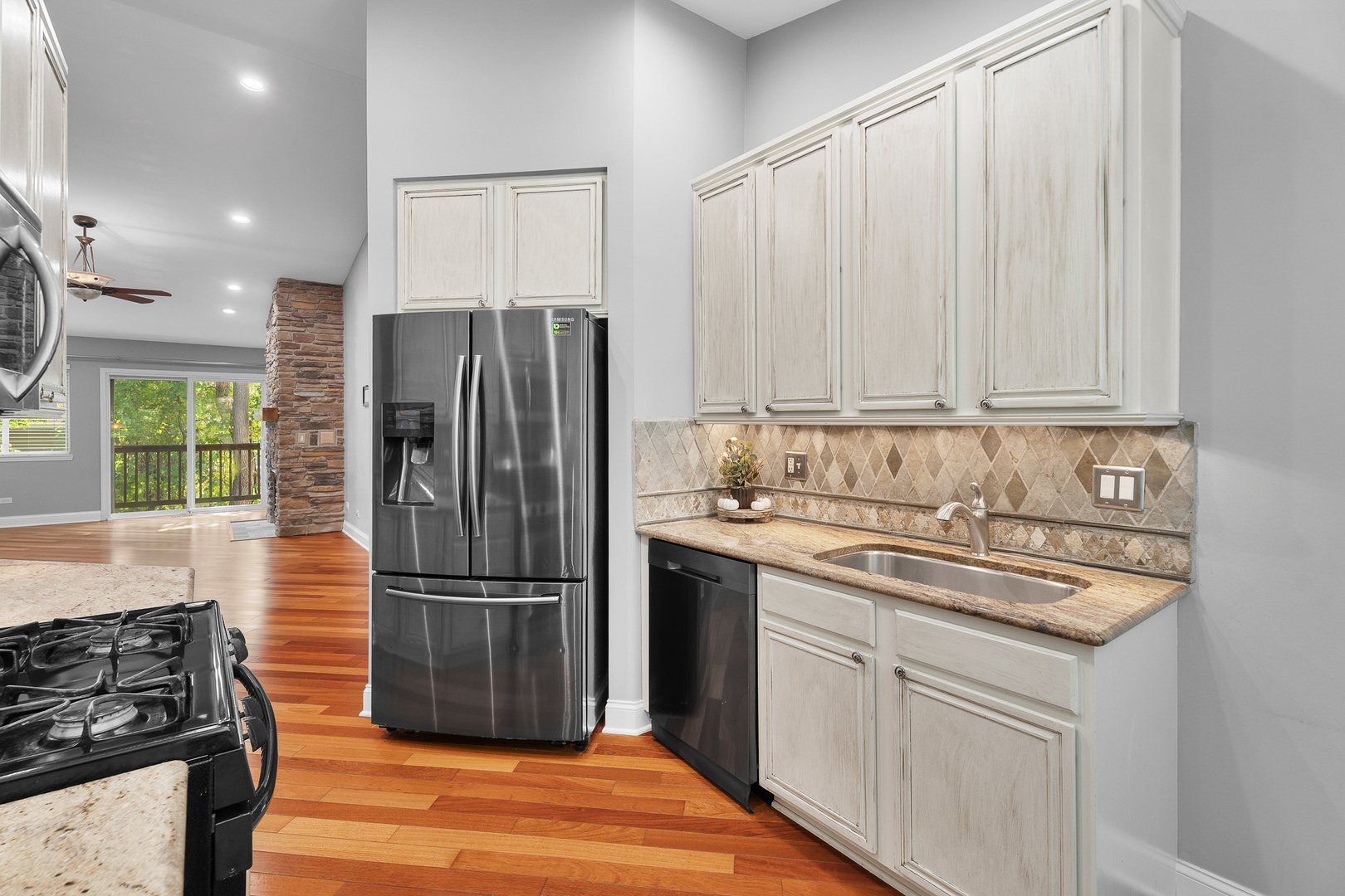 53 Samuel Drive, Streamwood, IL 60107