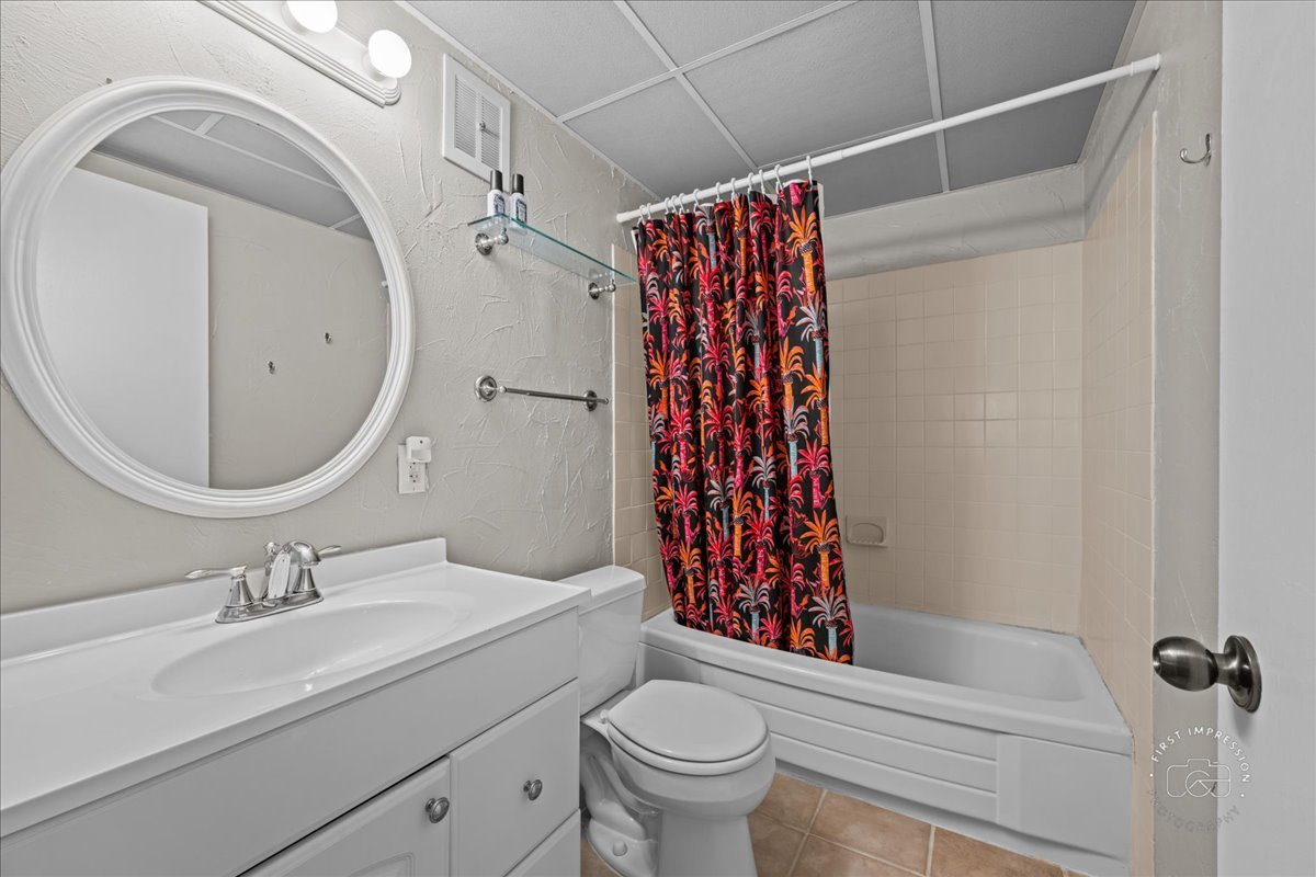 1125 Royal Saint George Drive #208, Naperville, IL 60563