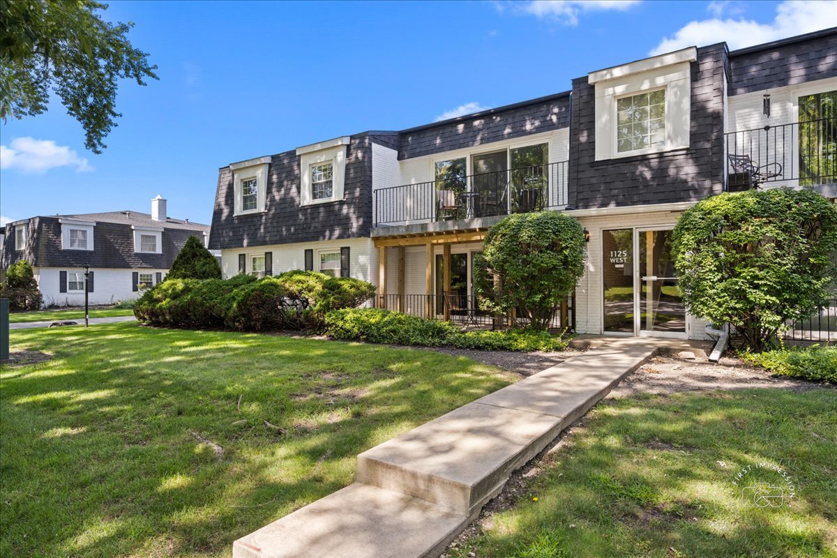 1125 Royal Saint George Drive #208, Naperville, IL 60563