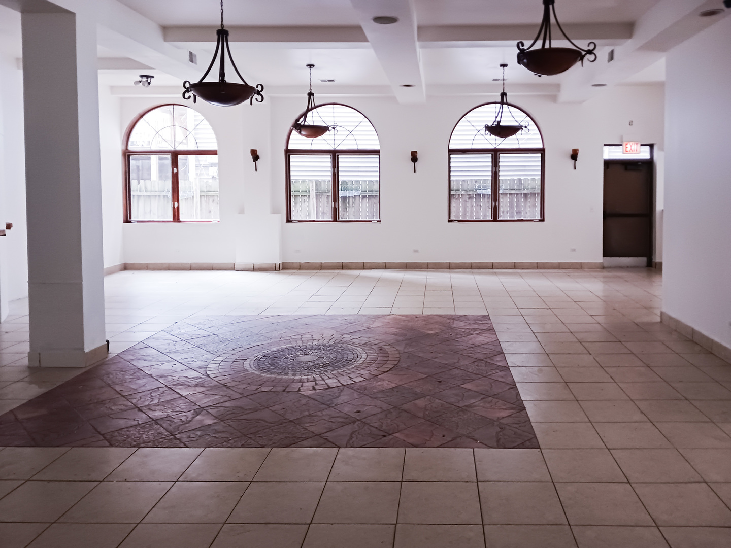 2942 N Lincoln Avenue, Chicago, IL 60657