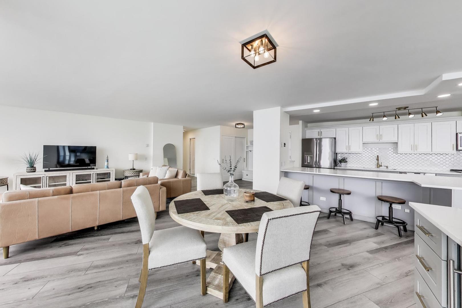 940 W Glenlake Avenue #19C, Chicago, IL 60660