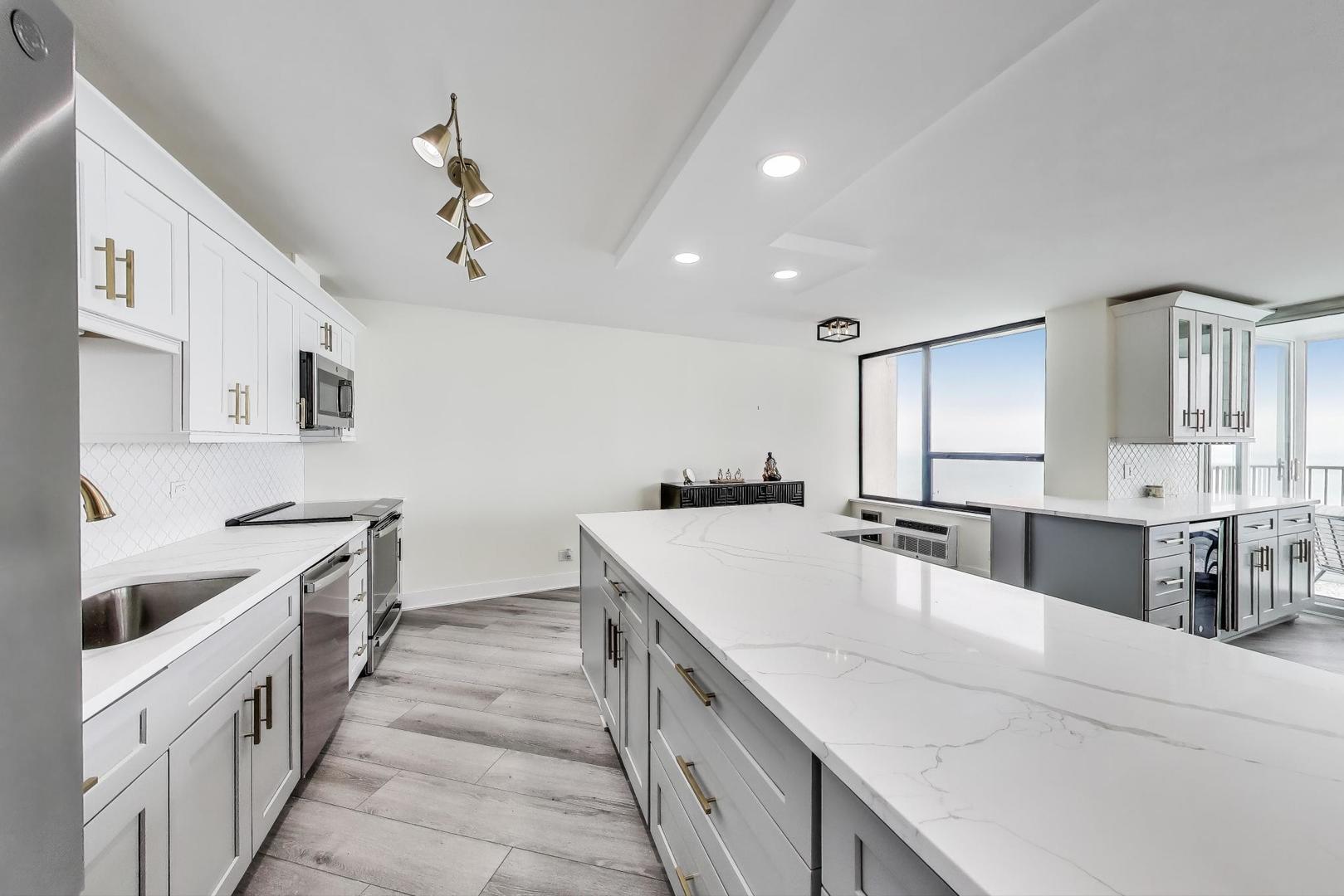 940 W Glenlake Avenue #19C, Chicago, IL 60660