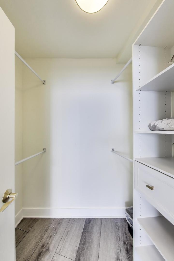 940 W Glenlake Avenue #19C, Chicago, IL 60660