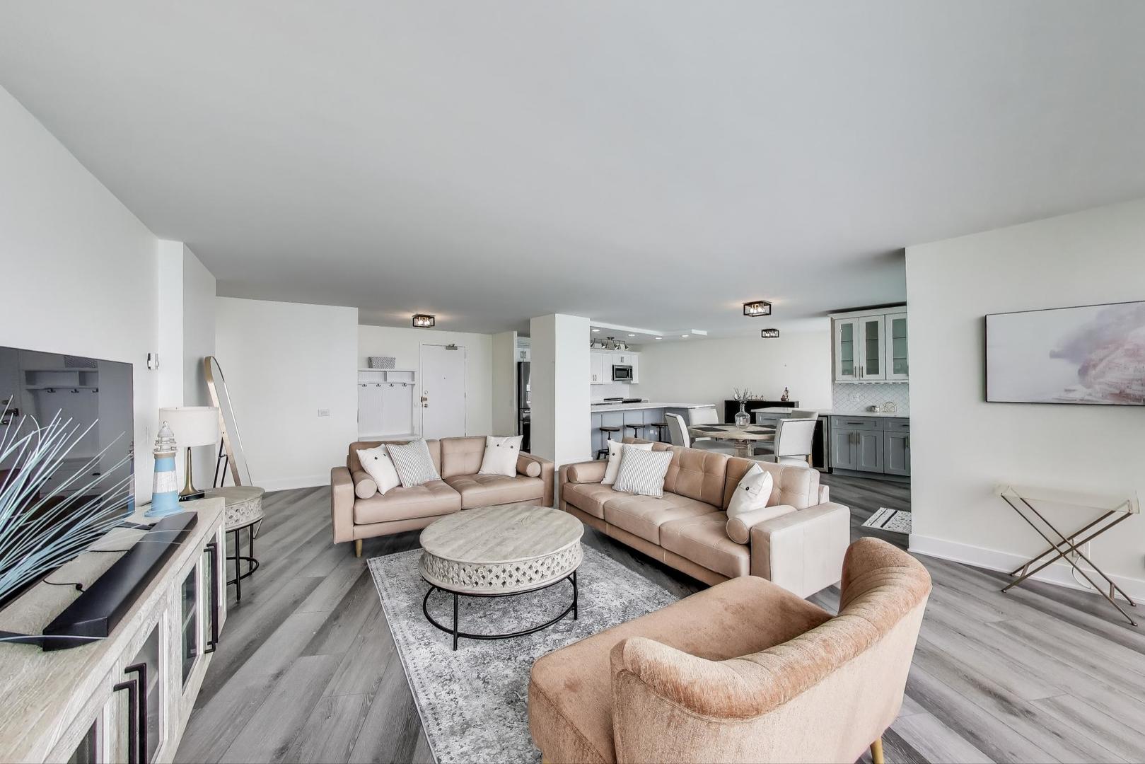 940 W Glenlake Avenue #19C, Chicago, IL 60660