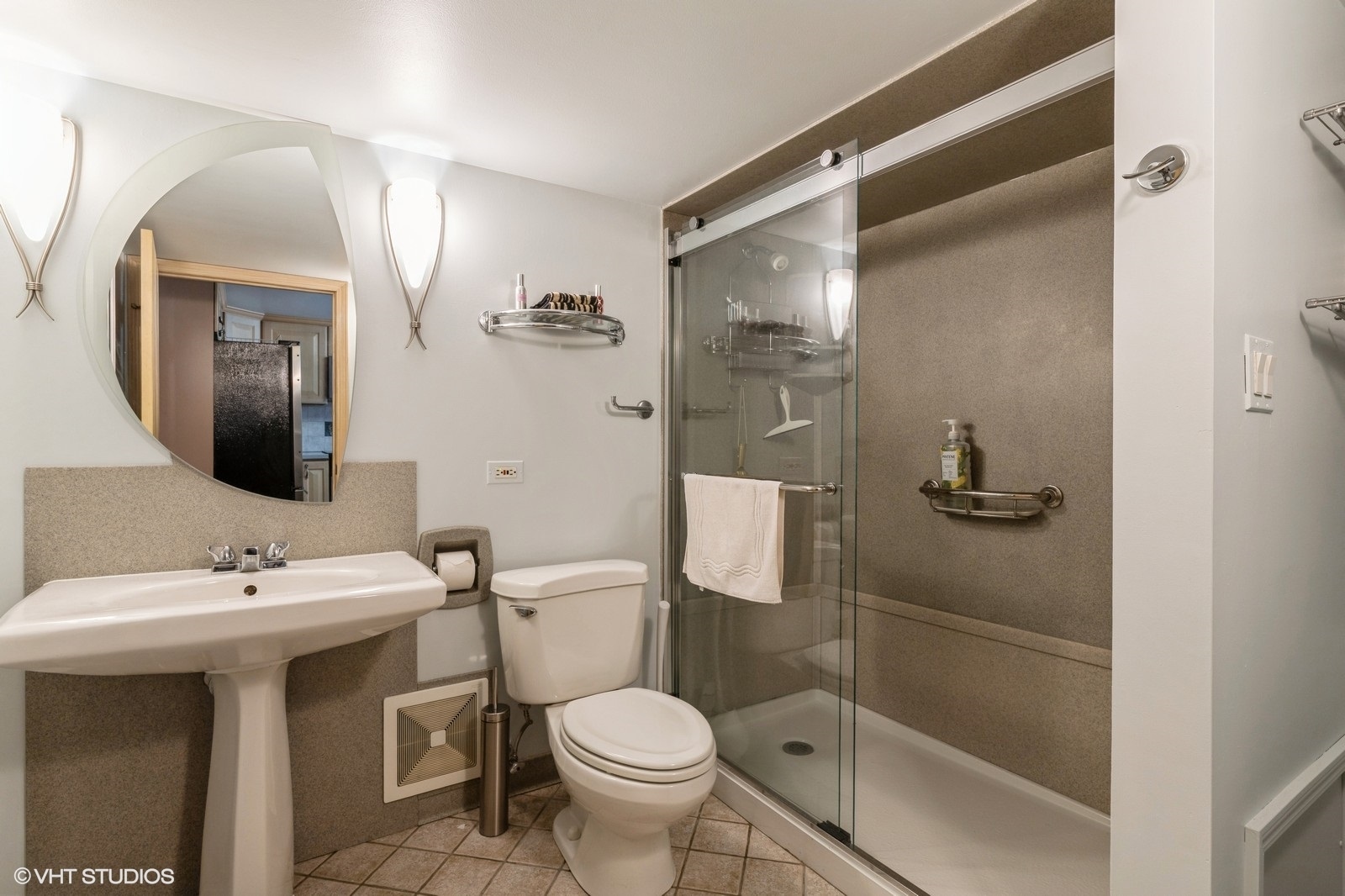 8449 W BRODMAN Avenue, Chicago, IL 60656