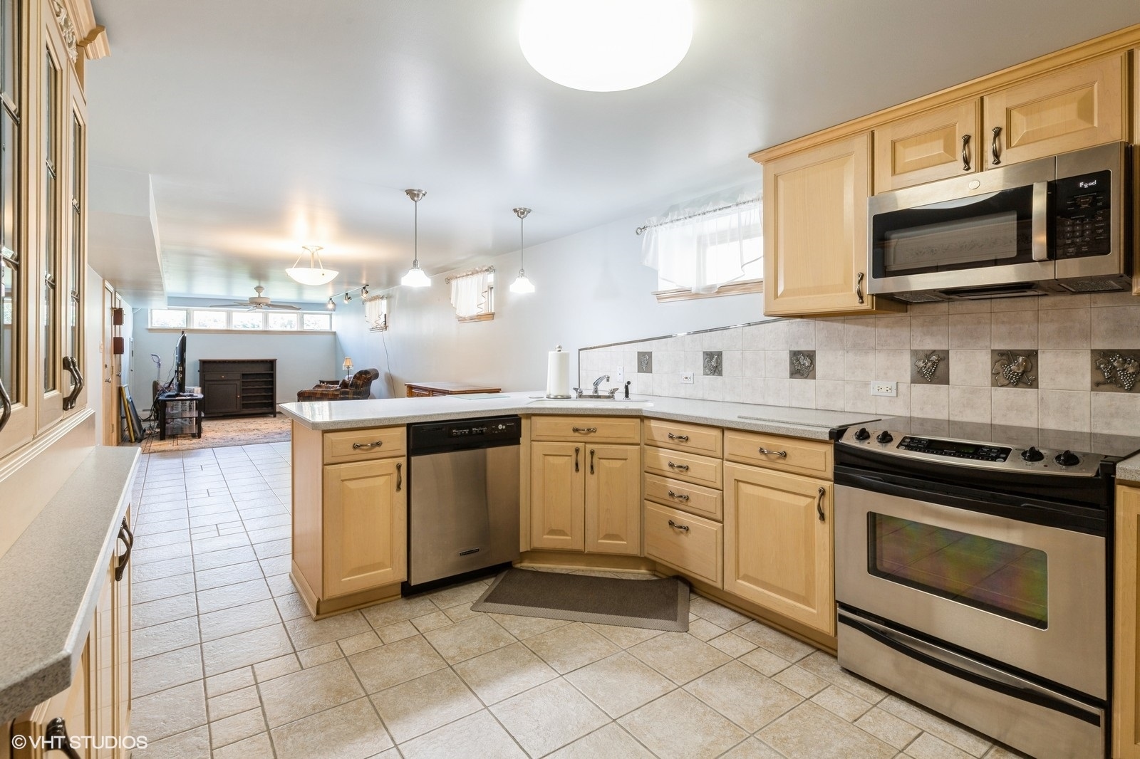 8449 W BRODMAN Avenue, Chicago, IL 60656