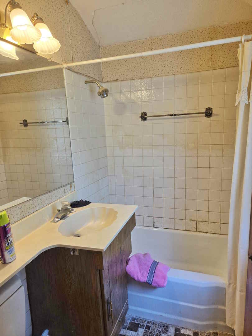 1811 Downing Avenue, Westchester, IL 60154