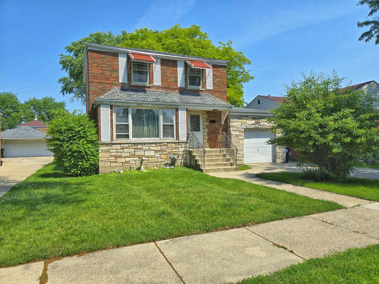 1811 Downing Avenue, Westchester, IL 60154