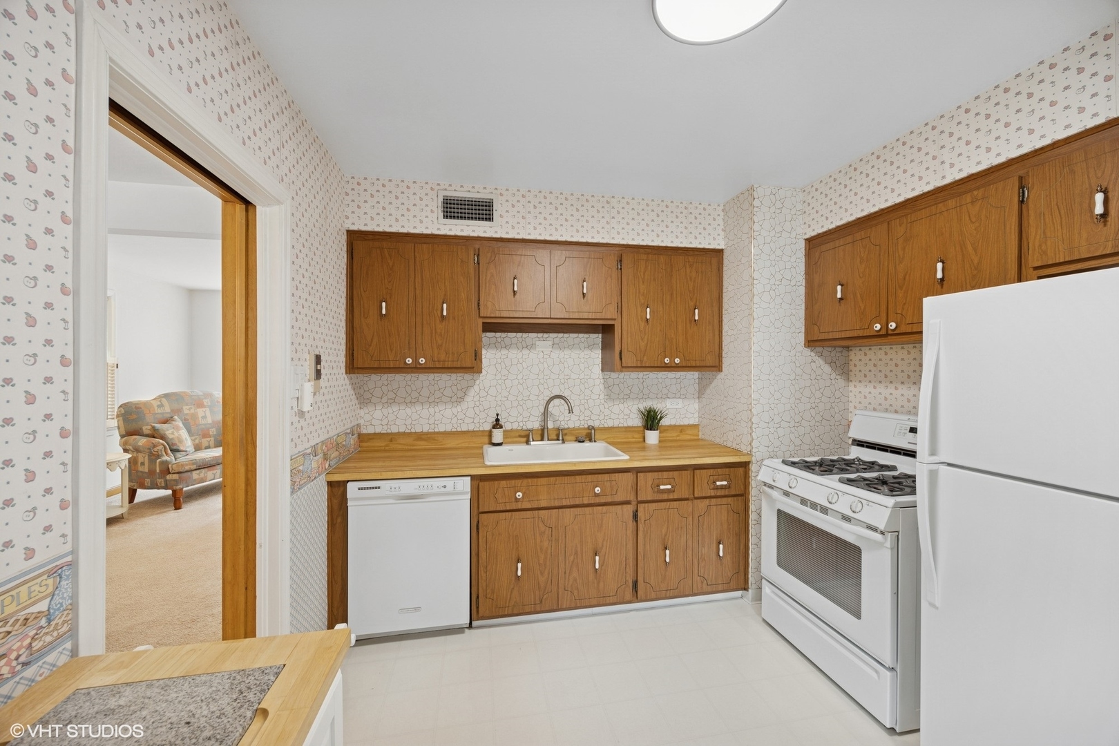 1803 Balmoral Avenue, Westchester, IL 60154