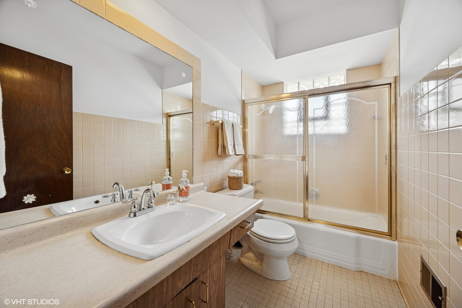 1803 Balmoral Avenue, Westchester, IL 60154