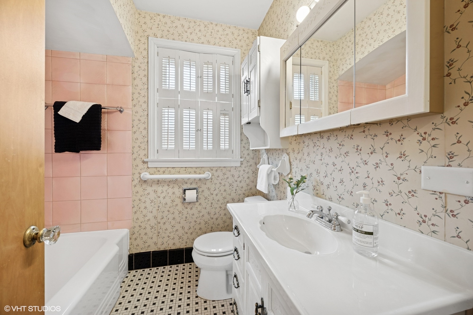 1803 Balmoral Avenue, Westchester, IL 60154