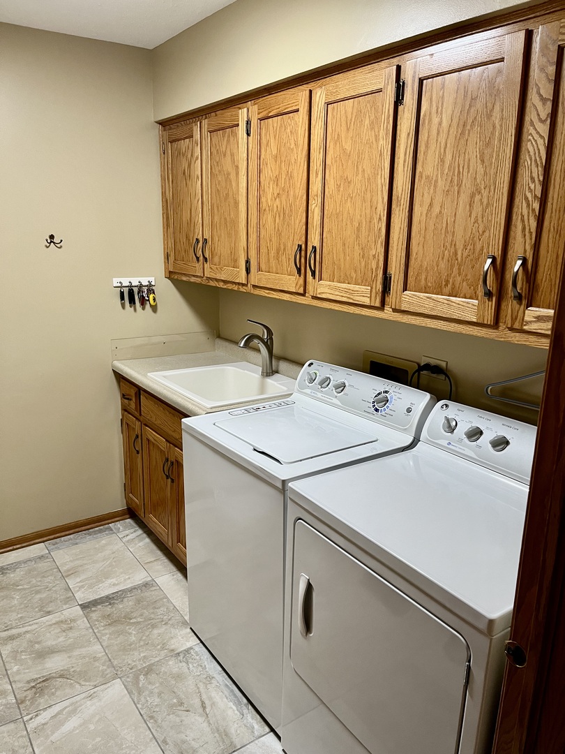 9335 Fox Run Circle, Frankfort, IL 60423