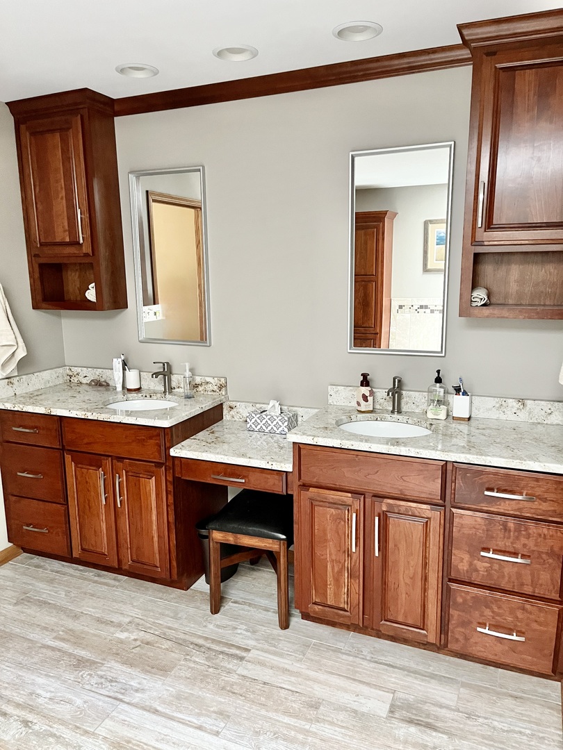 9335 Fox Run Circle, Frankfort, IL 60423