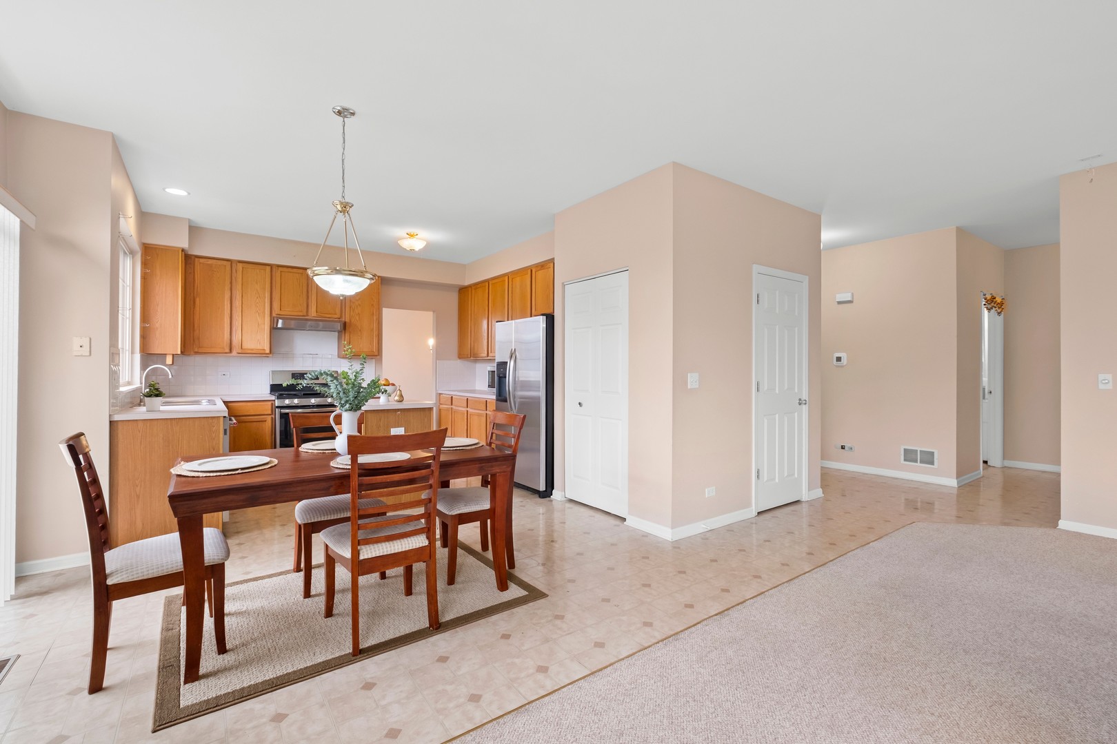 1300 Kettering Road, Mundelein, IL 60060