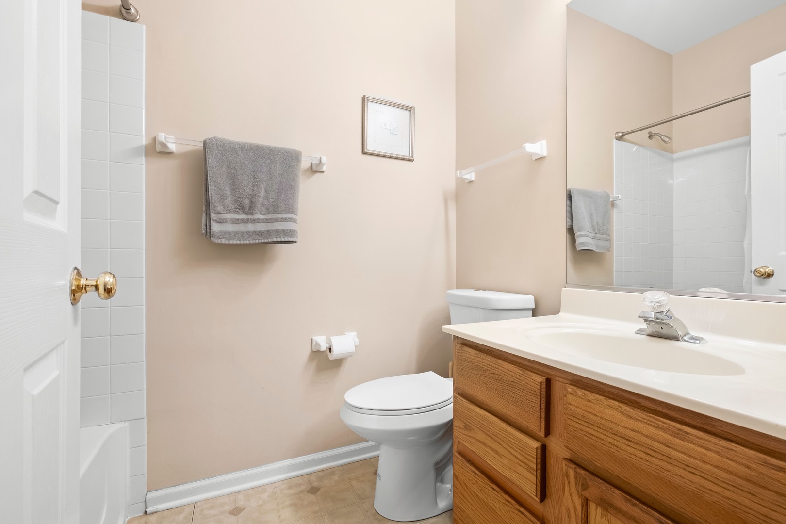 1300 Kettering Road, Mundelein, IL 60060