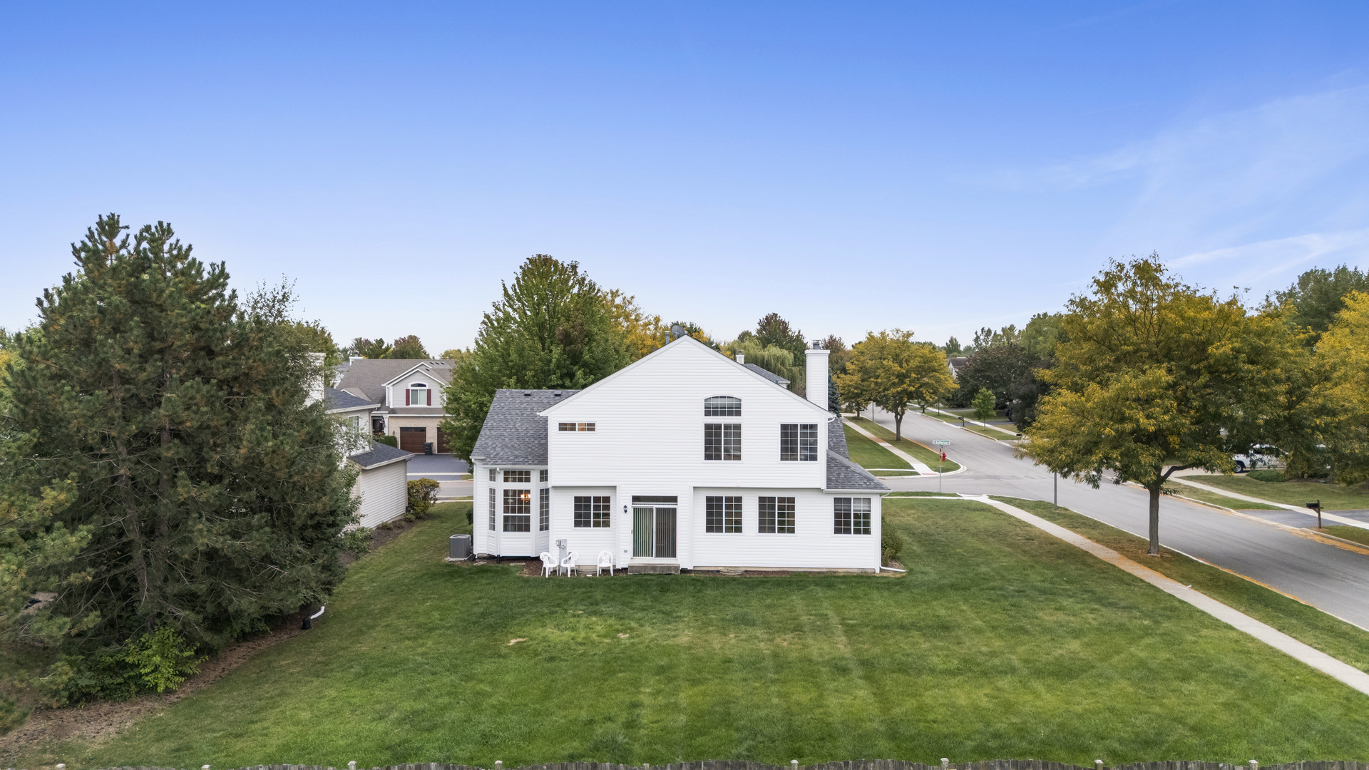 1300 Kettering Road, Mundelein, IL 60060