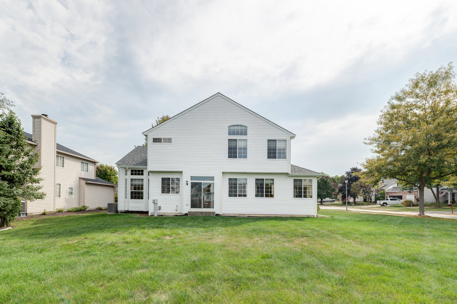 1300 Kettering Road, Mundelein, IL 60060