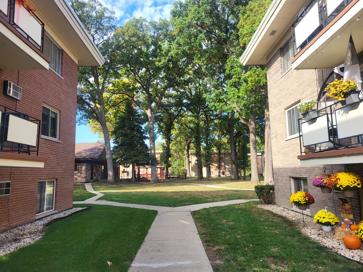 7402 W 111th Street #111, Worth, IL 60482