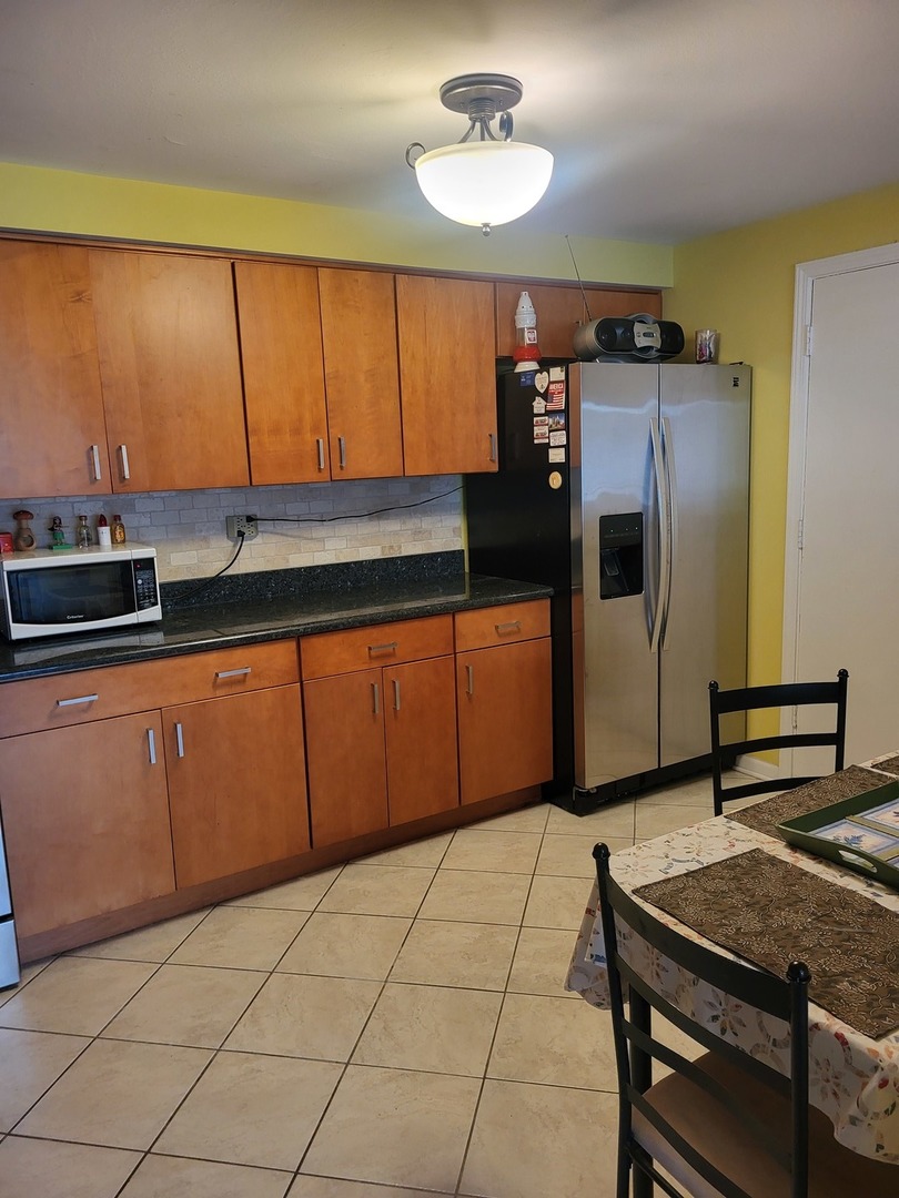 7402 W 111th Street #111, Worth, IL 60482