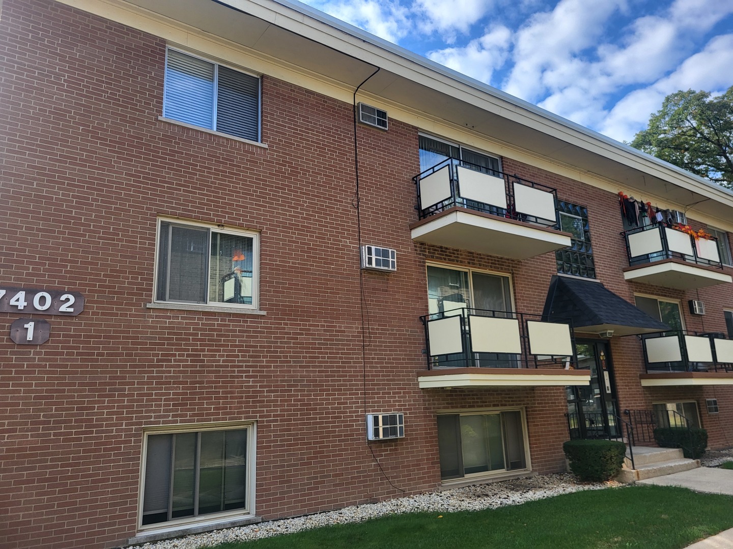 7402 W 111th Street #111, Worth, IL 60482