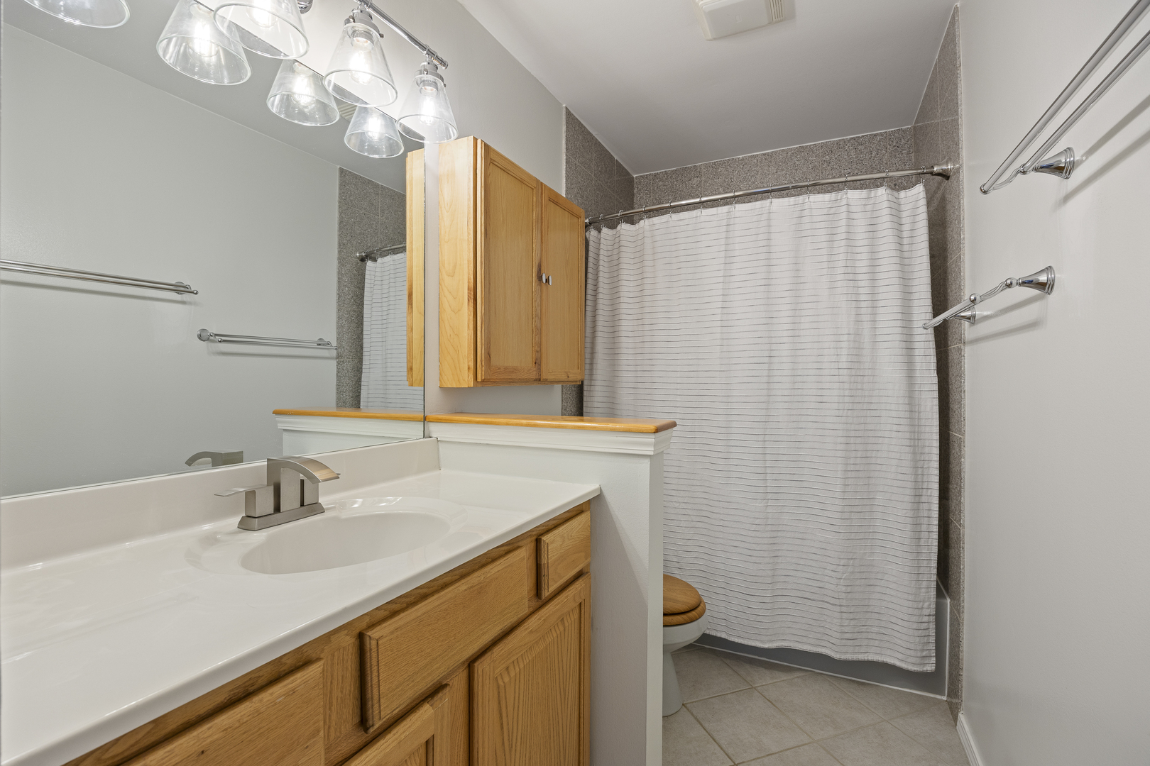 716 Sand Creek Drive, Carol Stream, IL 60188