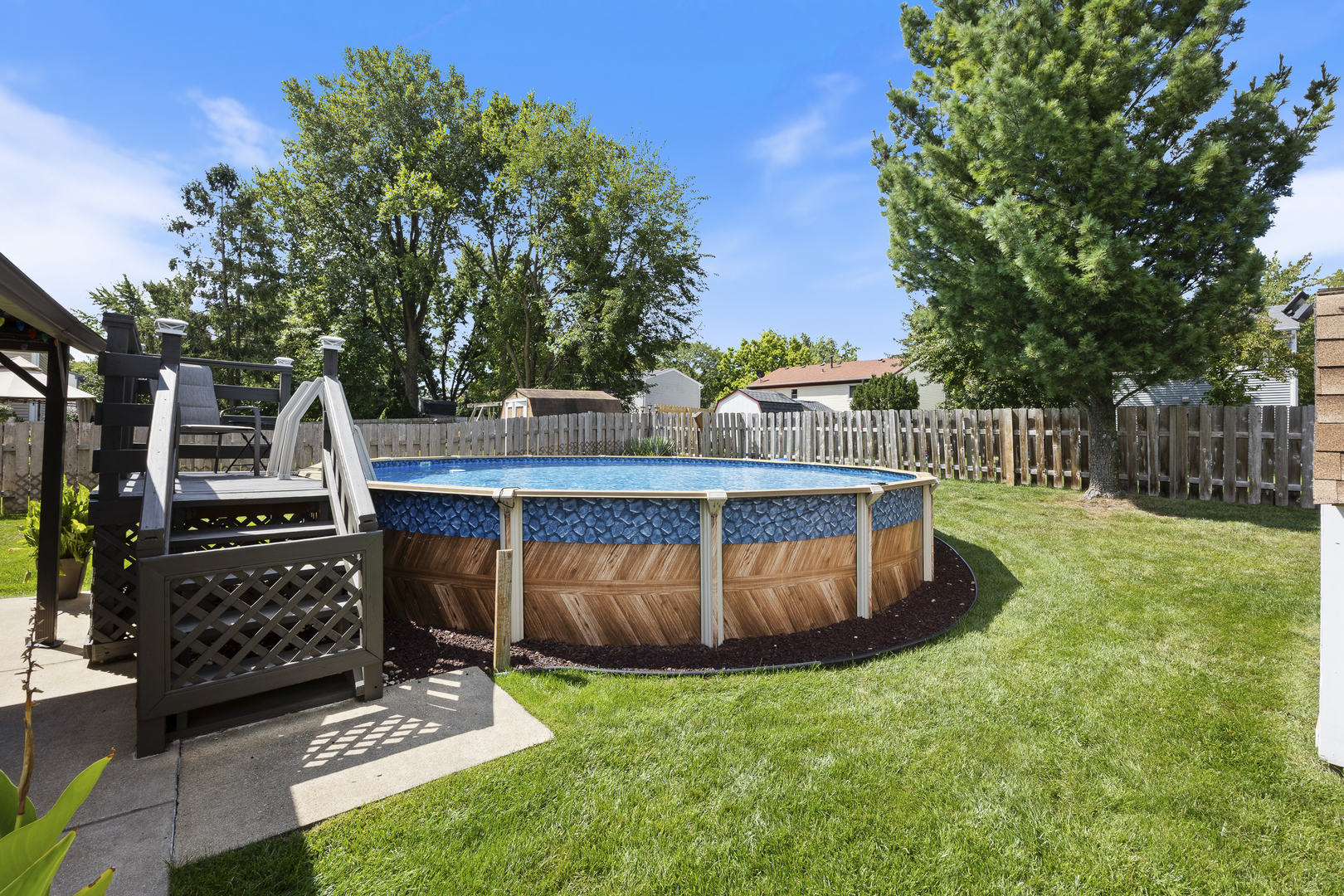 716 Sand Creek Drive, Carol Stream, IL 60188