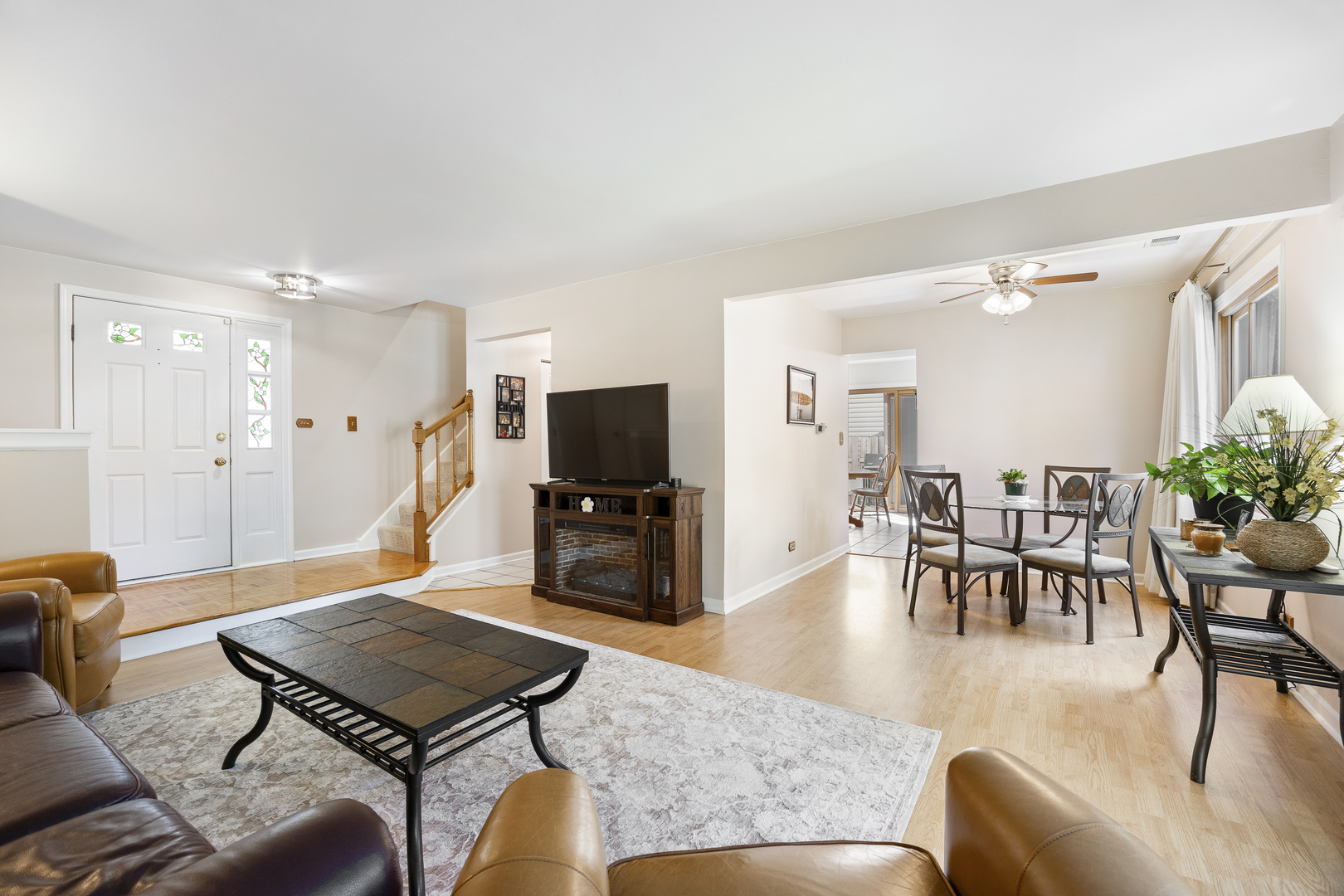 716 Sand Creek Drive, Carol Stream, IL 60188