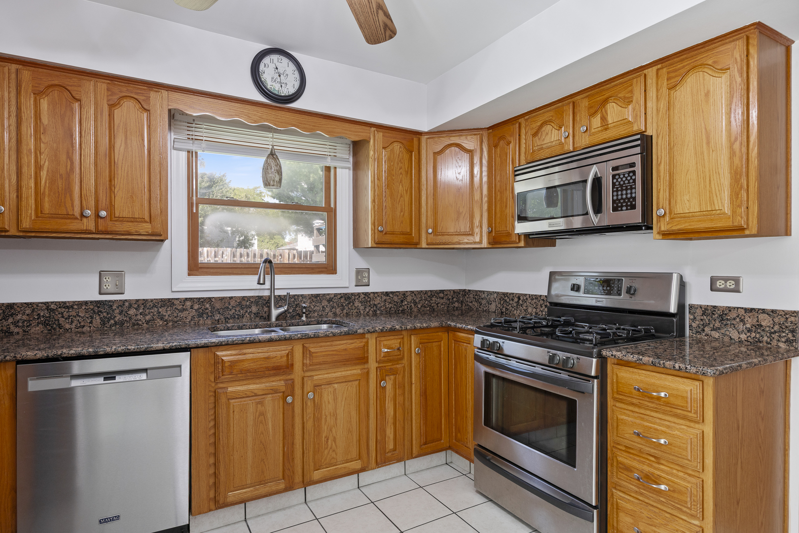 716 Sand Creek Drive, Carol Stream, IL 60188