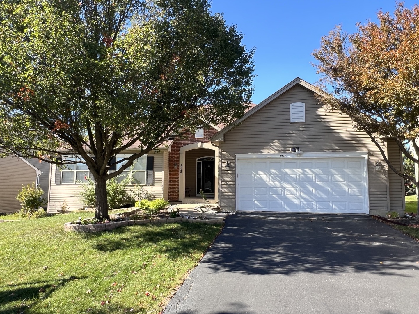 2297 Roaring Creek Drive, Aurora, IL 60503