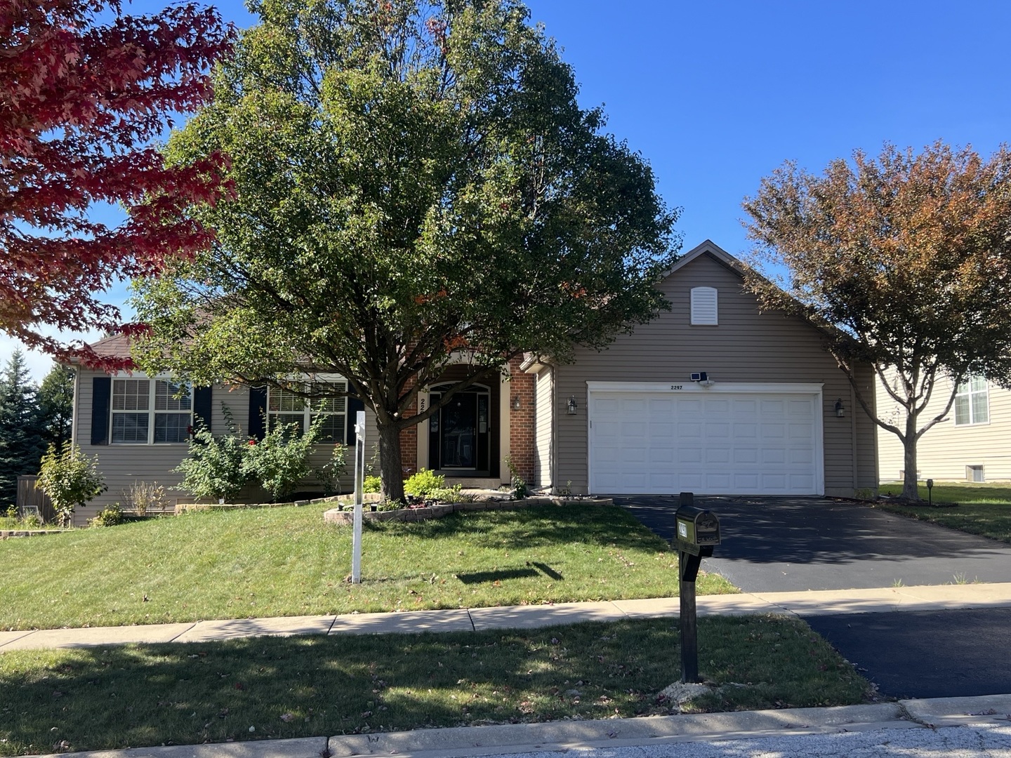 2297 Roaring Creek Drive, Aurora, IL 60503