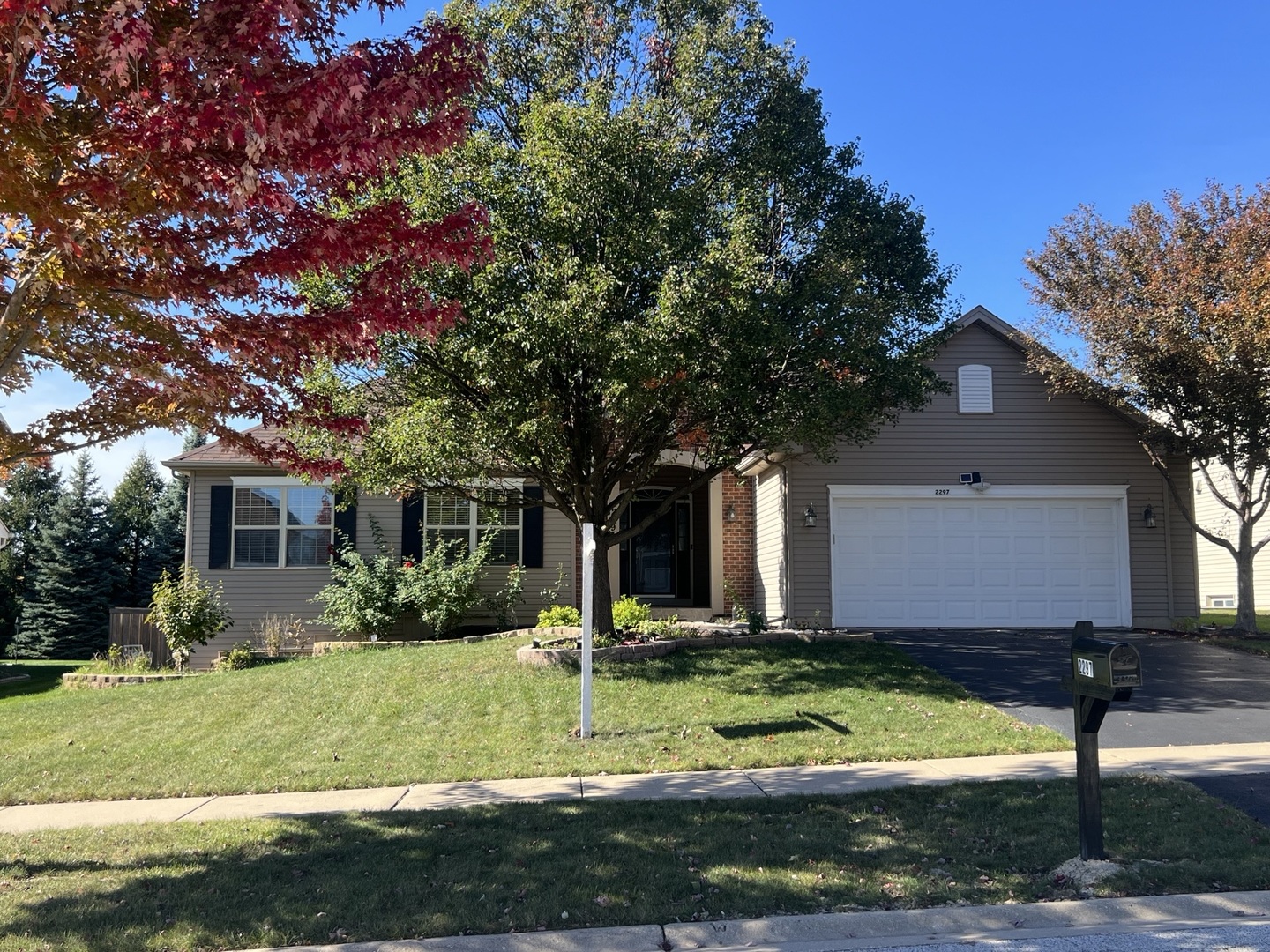 2297 Roaring Creek Drive, Aurora, IL 60503