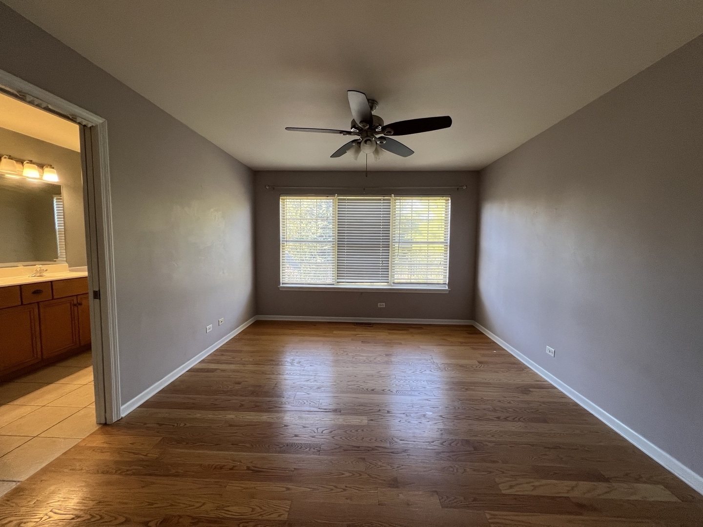 2297 Roaring Creek Drive, Aurora, IL 60503