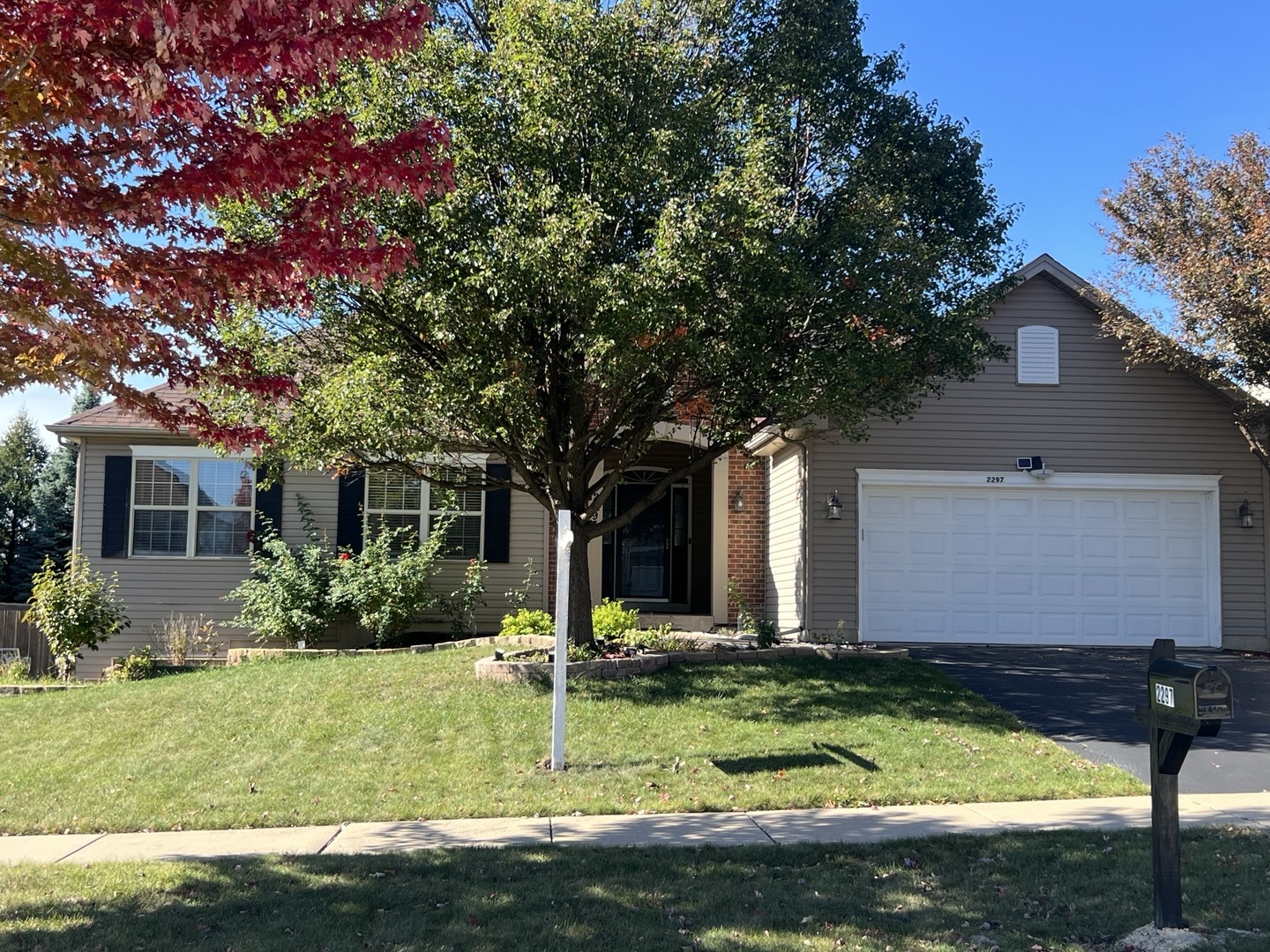 2297 Roaring Creek Drive, Aurora, IL 60503