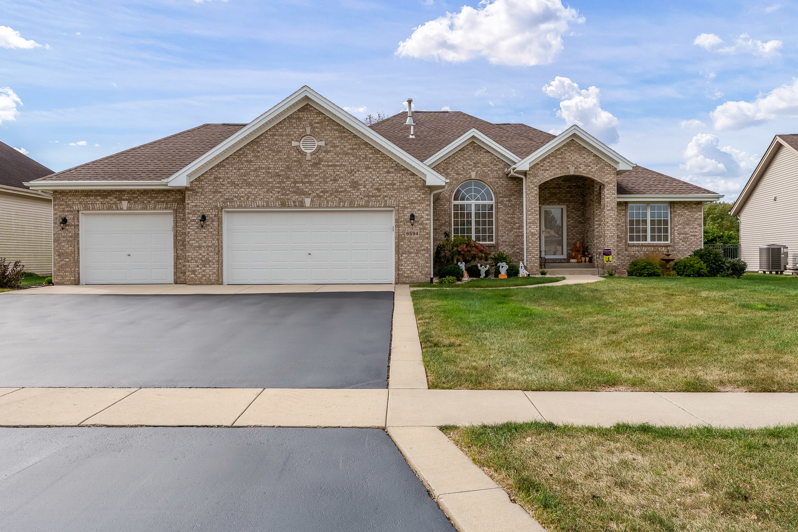 6594 Deer Isle Drive, Cherry Valley, IL 61016