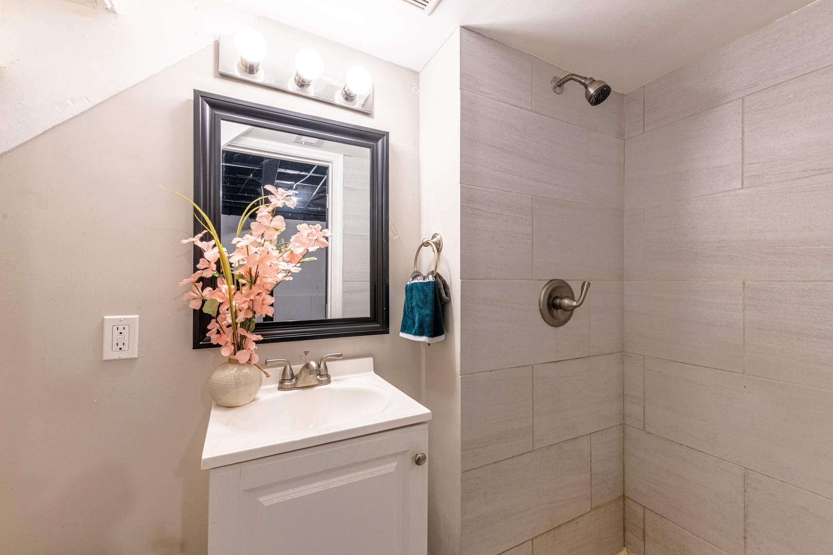 1502 N 34th Avenue, Melrose Park, IL 60160