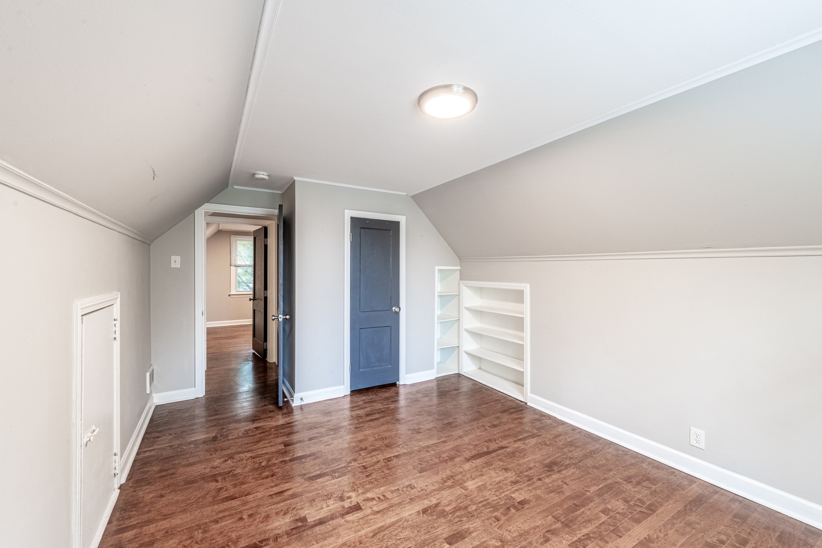 1502 N 34th Avenue, Melrose Park, IL 60160