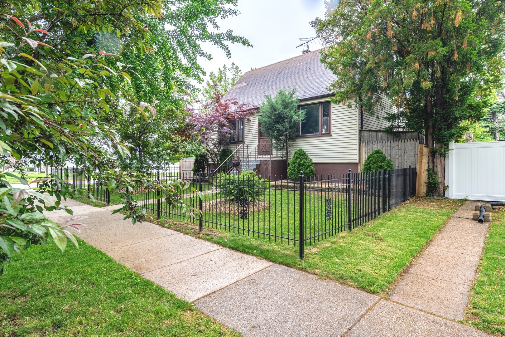 1502 N 34th Avenue, Melrose Park, IL 60160