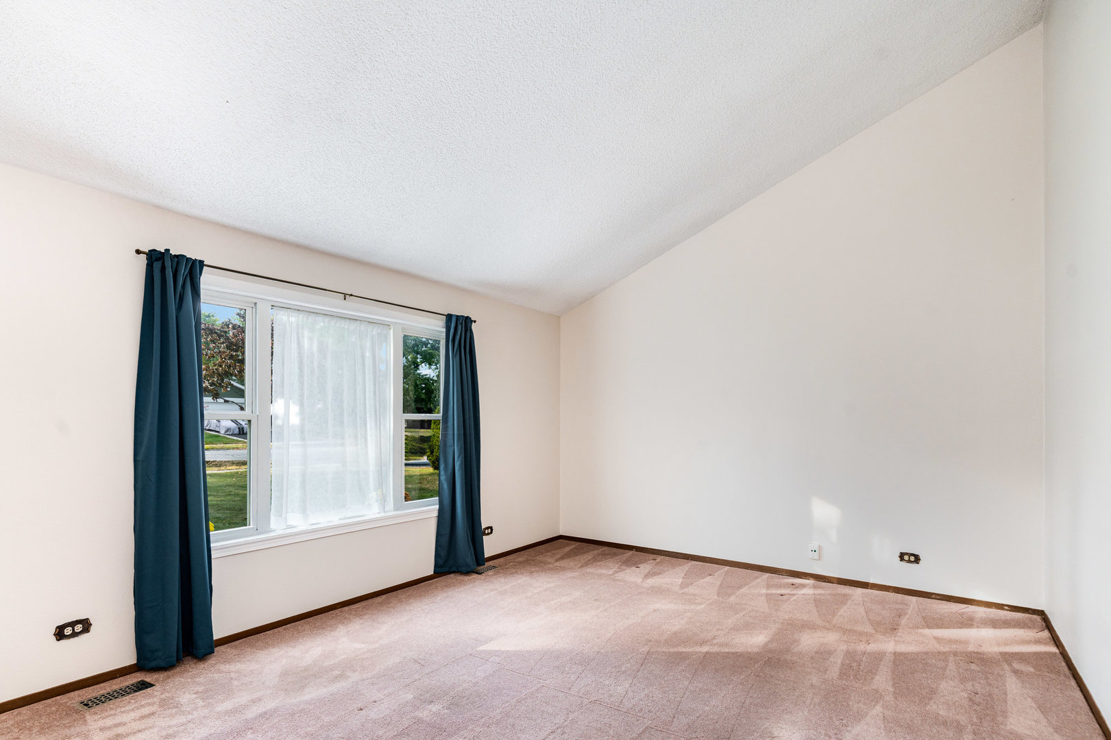 3875 Windjammer Lane, Hanover Park, IL 60133