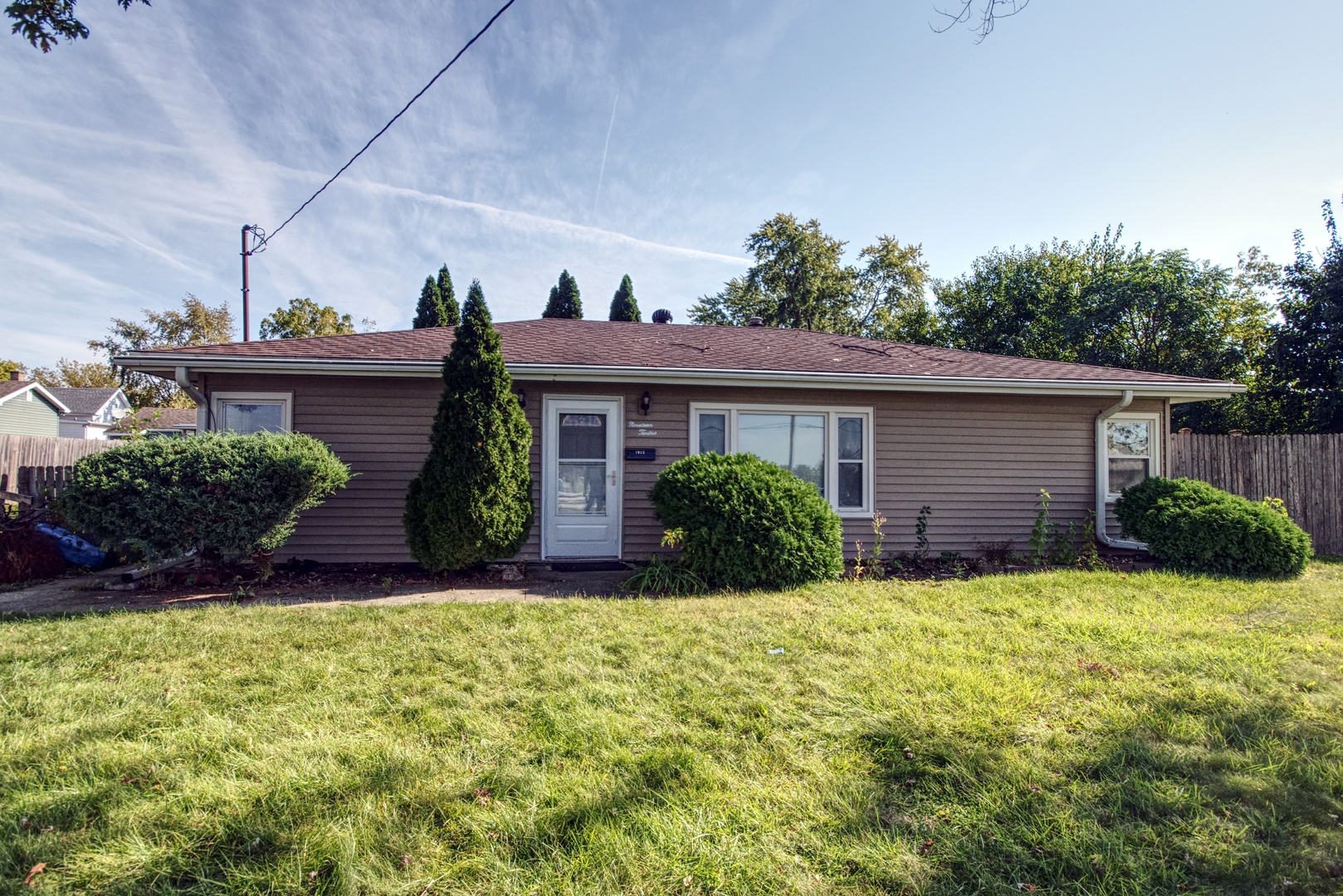 1912 Lawrence Avenue, Lockport, IL 60441