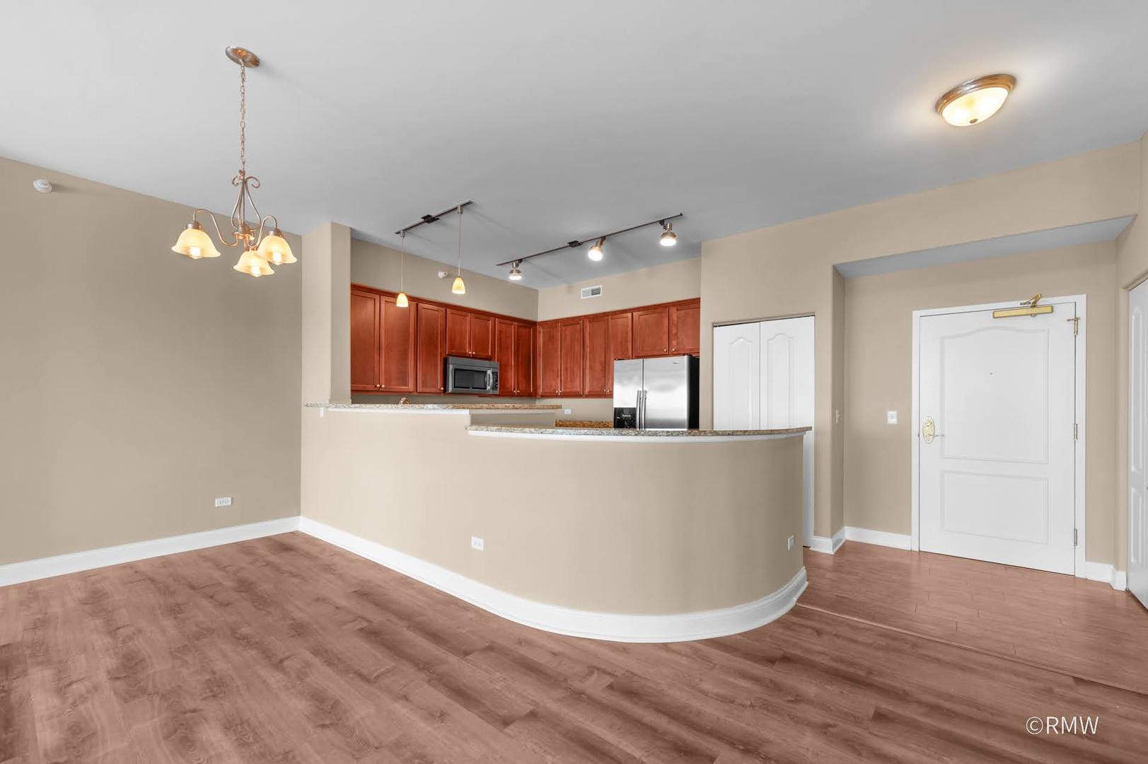 2 Itasca Place #521, Itasca, IL 60143