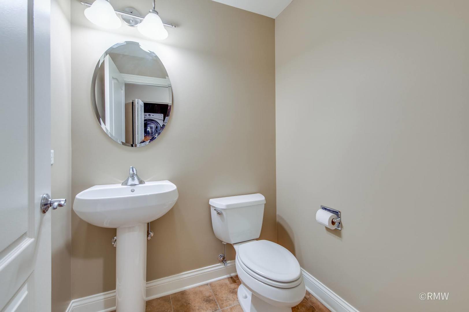2 Itasca Place #521, Itasca, IL 60143