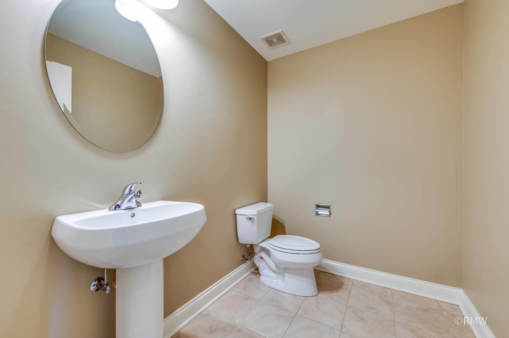 2 Itasca Place #419, Itasca, IL 60143